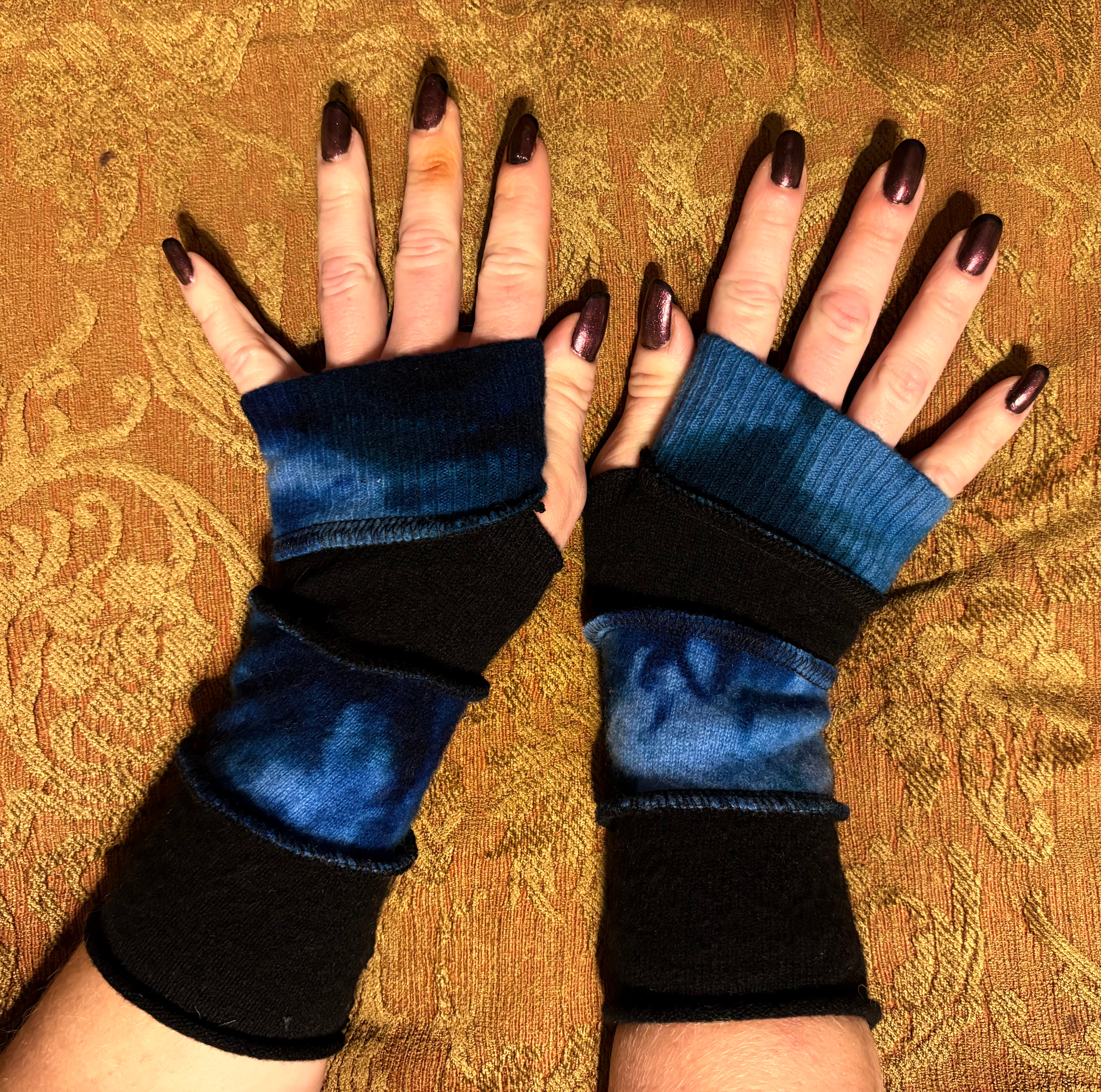 Tie dyed blues and black Armwarmers