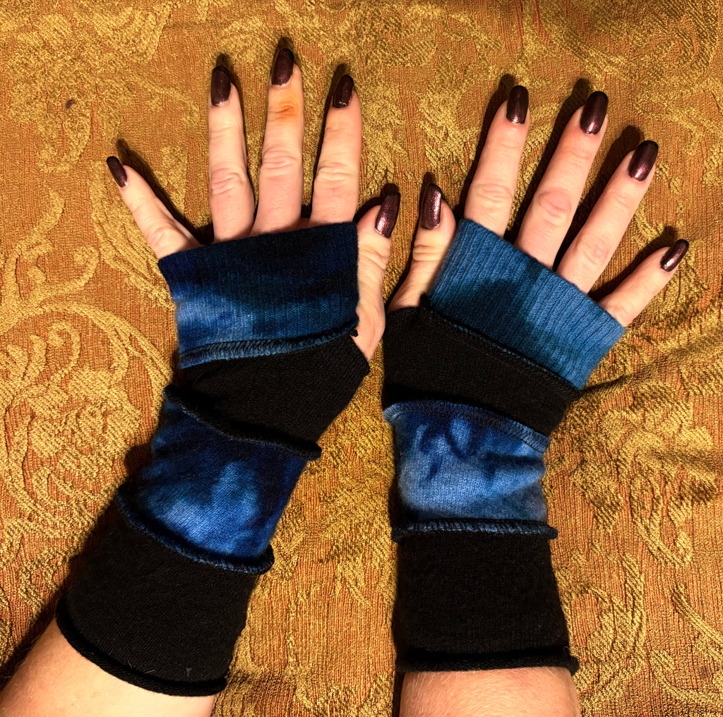 Tie dyed blues and black Armwarmers