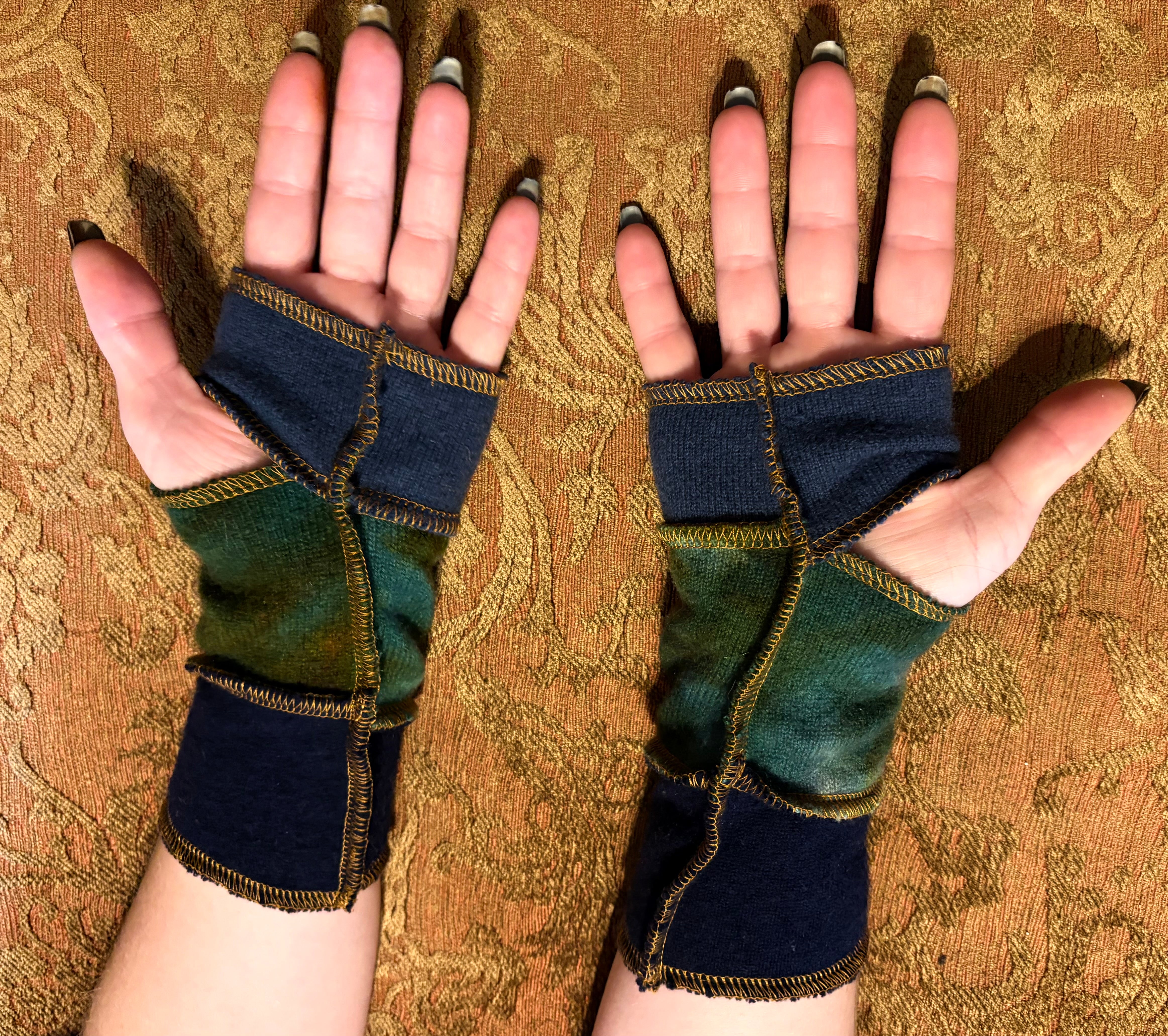 Earthy tie-dyed cashmere Armwarmers