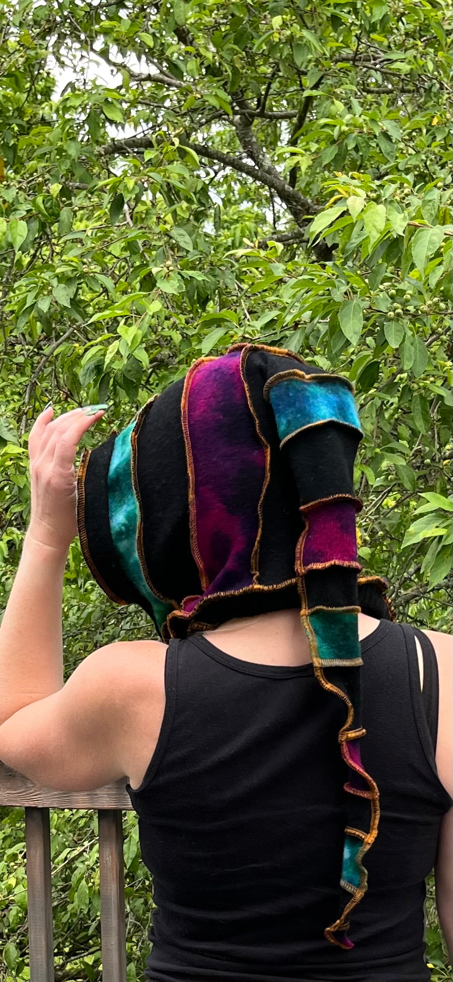 Super tie-dye cashmere hood with copper thread accents