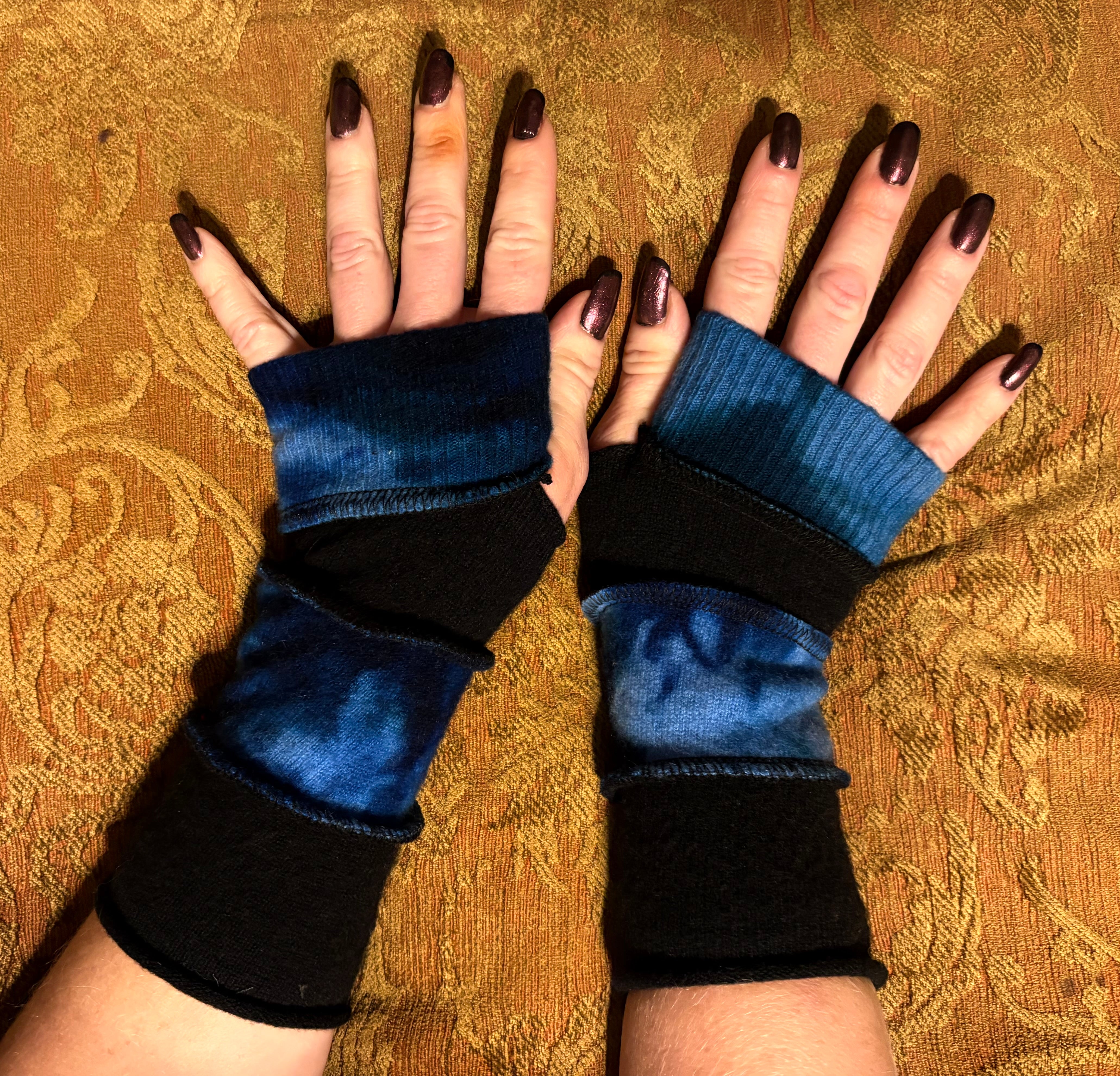 Tie dyed blues and black Armwarmers