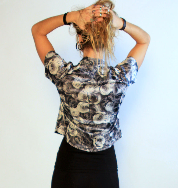 Cropped black and white rose shirt sz Sm